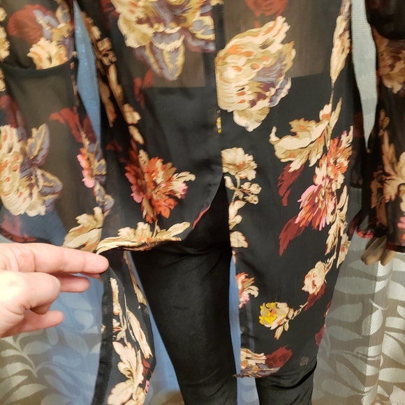 Black Floral Sheer Blouse Size - Picture 5 of 13